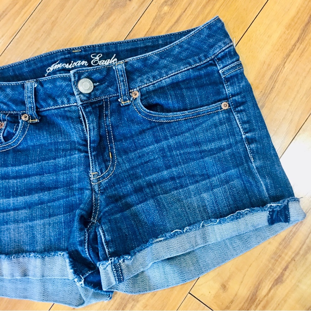American Eagle AEO denim shorts cut off cuffed blue whiskered soft stretch 6